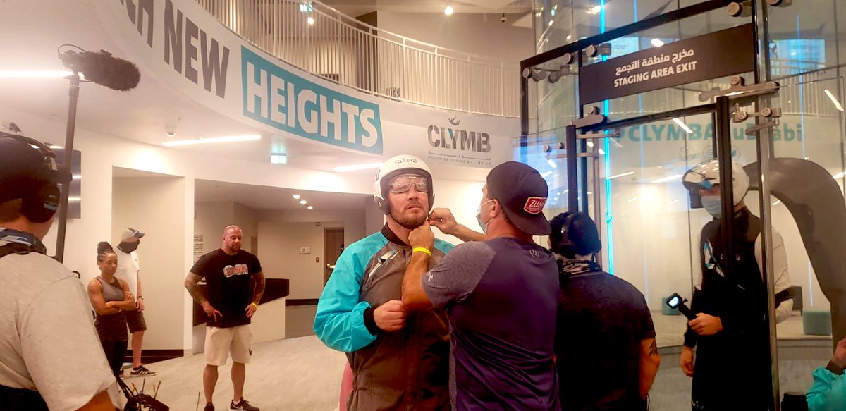 dcamara73's tweet image. Sometimes when shooting #lookingforafight I double as @bisping wardrobe stylist! #firstrowfilms #FightIsland @RoryKarpf @MattSerraUFC