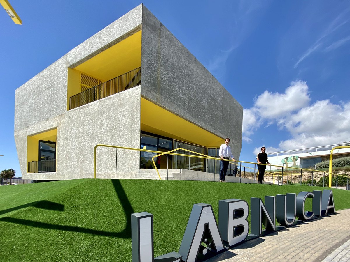 LabNucia's tweet photo. ⭐️El jurado de los prestigiosos premios internacionales @ArchitizerAward ha elegido el Lab_Nucia🔝🔝entre los 5 finalistas a “Mejores Edificios Públicos”👏🏻del mundo en 2020
Votación on-line hasta el 31 de julio.
#MadeByLaNucia
📨 https://t.co/82t4F5MNOm
➕ https://t.co/KwjIsTuKoi https://t.co/NVKxiAmwc7
