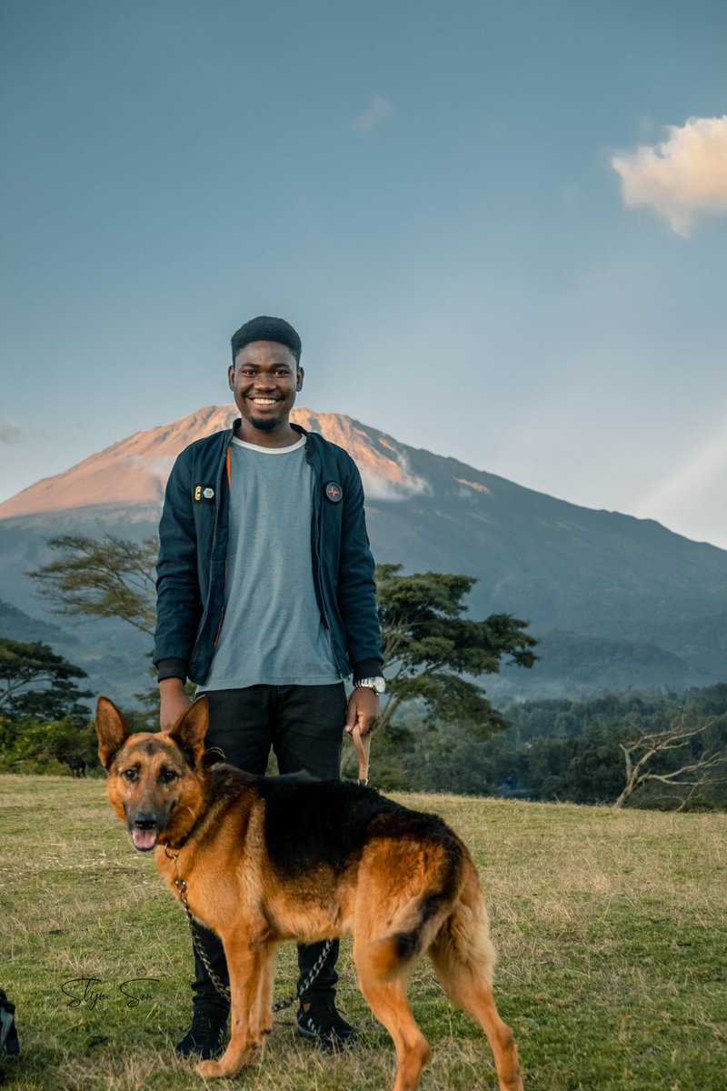 slym_son's tweet photo. Get A Chance To Spend With Me Capture The Best Moments Of Yours While On Mountain #KilimaPunda  With The Best View In Arusha https://t.co/gj1BioUNho