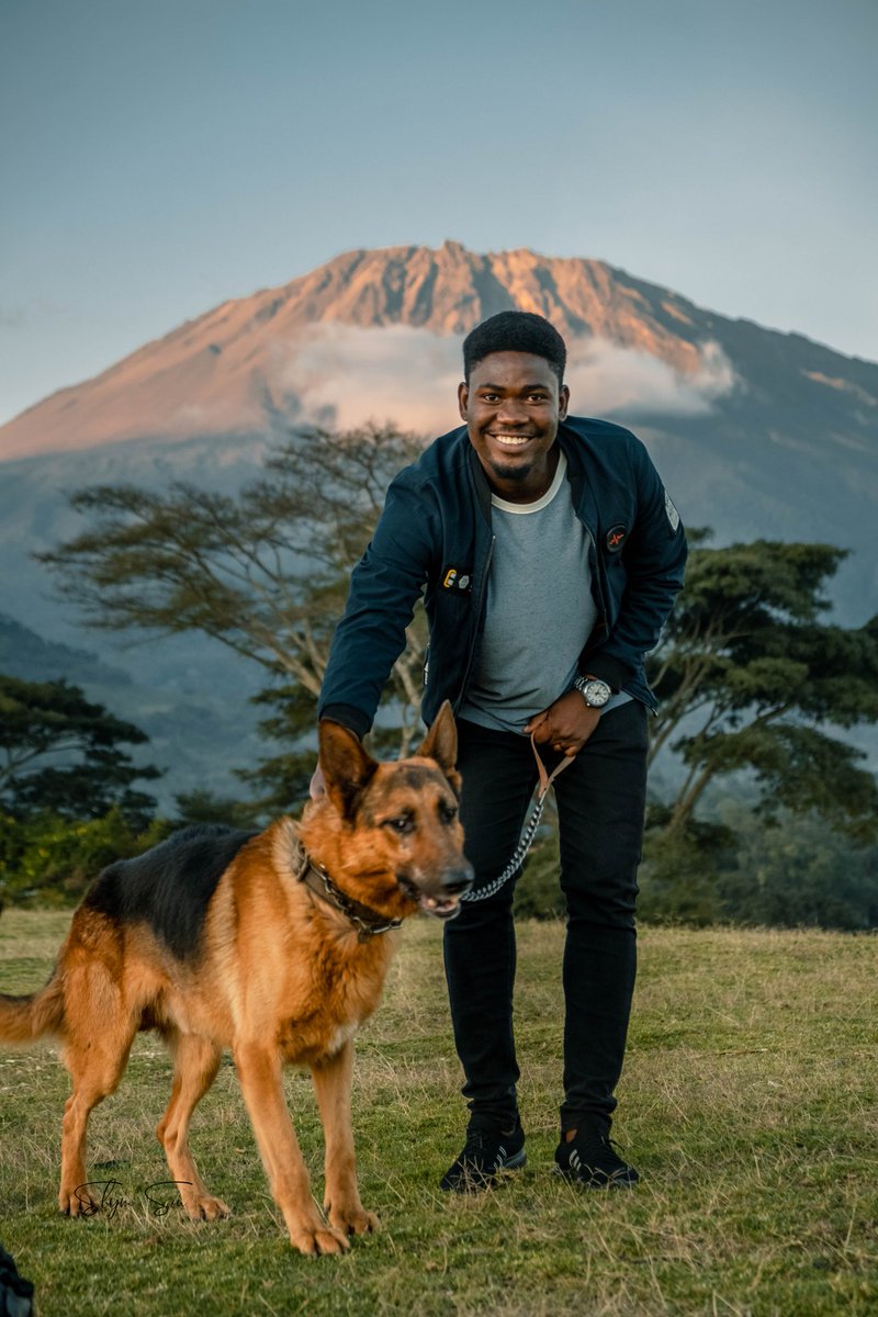 slym_son's tweet photo. Get A Chance To Spend With Me Capture The Best Moments Of Yours While On Mountain #KilimaPunda  With The Best View In Arusha https://t.co/gj1BioUNho