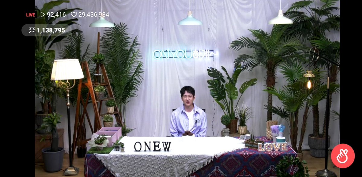 OnewTunisia's tweet photo. [#ONEW] On vlive https://t.co/N4qC6lxK8O
#SHINee #ONEW #이진기 #샤이니 #온유 #WelcomeBackOnew #ONEWisBack https://t.co/yik81nj9d6