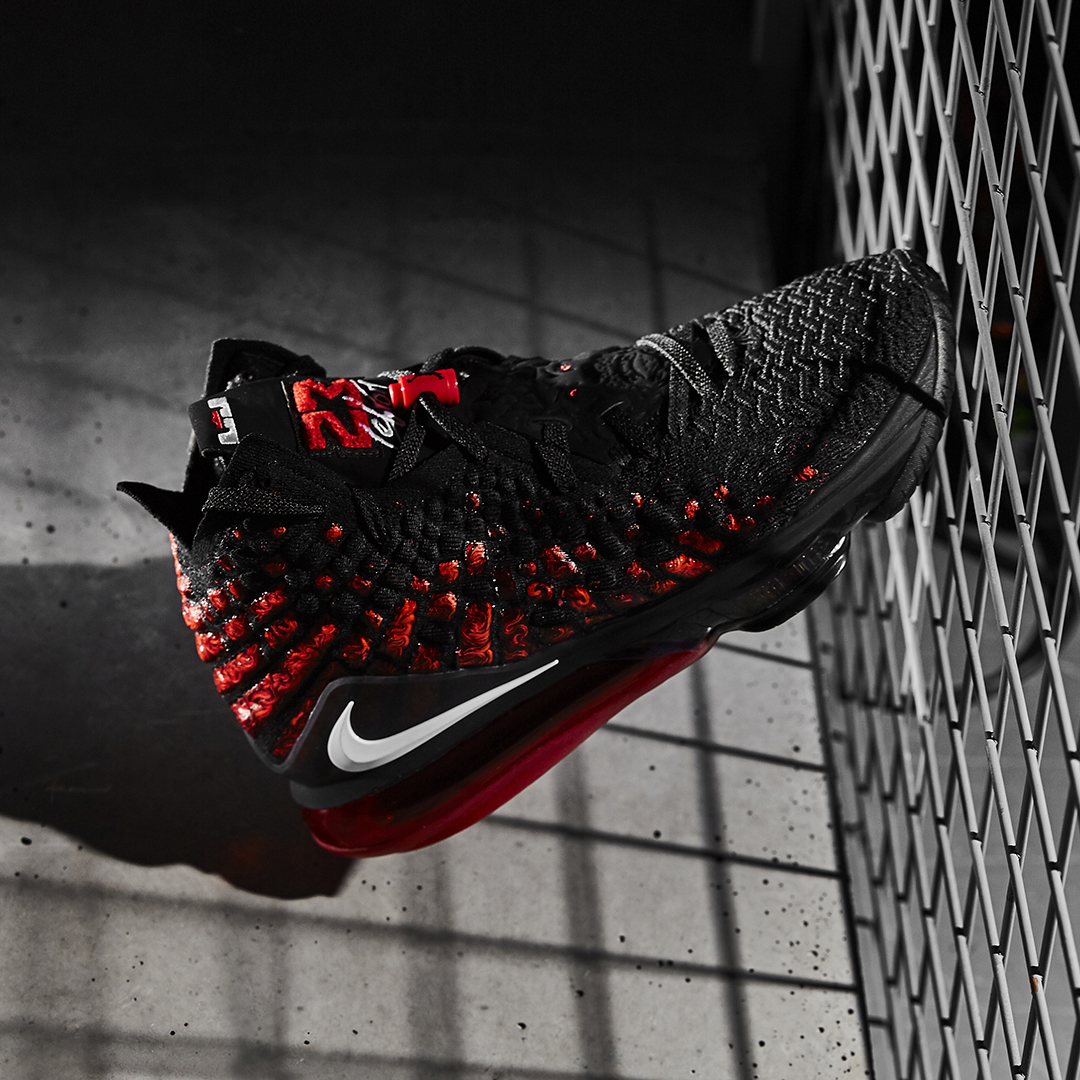 prodirecthoops's tweet photo. Ready for a restock &amp; selling fast 🔥

The Lebron 17 Infrared 🙌

Order online &amp; we'll deliver right to your door 📲

🛒 https://t.co/TkC2uFhbVs

#ProDirectHoops #ProDirect #Nike #Lebron https://t.co/8yfiiC71Gh
