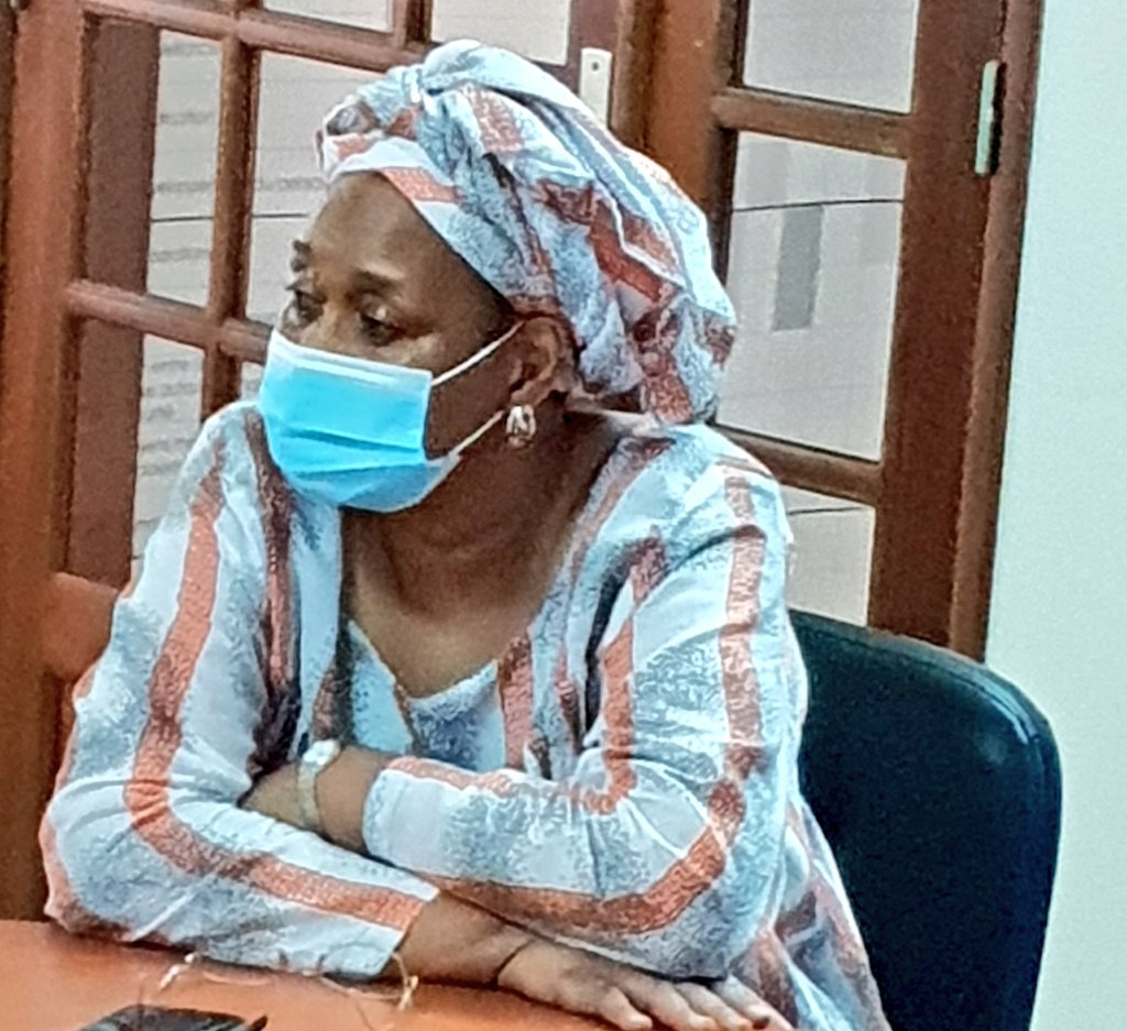 barryrodB's tweet image. #Dakar, Senegal @WHO Country Office. Ongoing briefing session with the Women in charge of daily cleaning. Important to keep them regularly posted about information related to #COVID19 Pandemic situation. Opportunity to ask questions &amp;amp; define Role &amp;amp; responsabilty.
