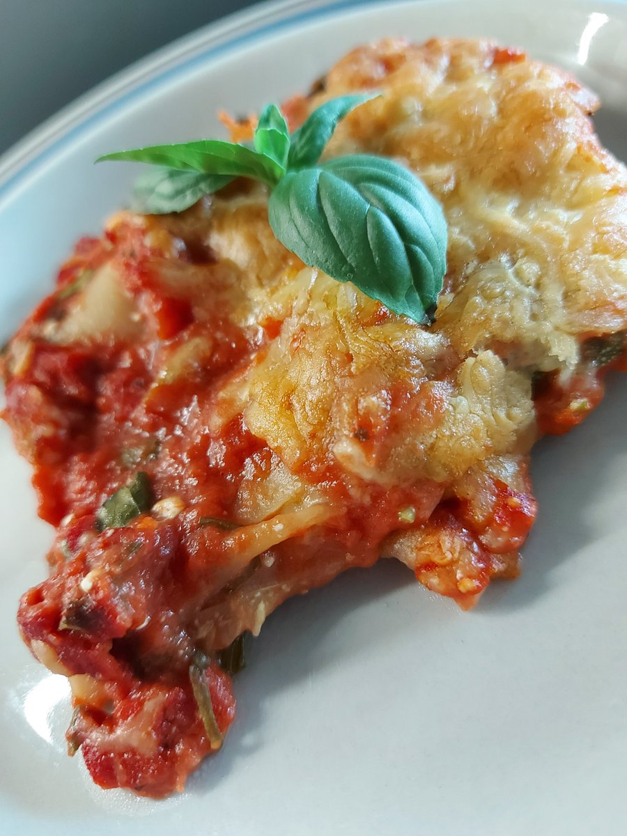 #kesäkurpitsa'sato alkaa olemaan parhaimmillaan ja @kruoka'sta löytyi helppo ja nopea resepti #kesäkurpitsalasagne #pirkka #kresepti  k-ruoka.fi/reseptit/helpp…