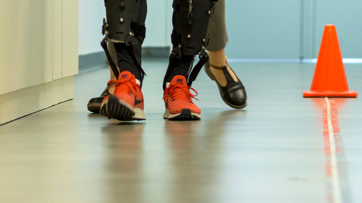 We are looking for a highly motivated  PhD student to study the effects of augmentation exoskeletons in patients with neuromuscular disorders at the Institute of Myology, Paris. DM me if interested. Please RT. Full details here: shorturl.at/ltuO2