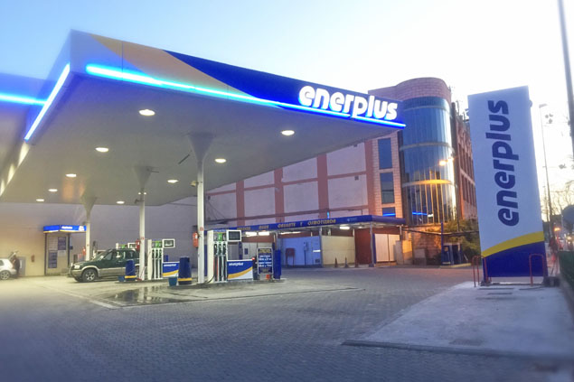 EnchufeSolar's tweet photo. ⚒Iniciamos instalación.

Nuestro cliente y distribuidor @enerplus_es comienza su instalación de 24.000Wp en la gasolinera "Los Olivares" de Lucena (Córdoba).

#autoconsumo #energíasolar #panlessolares

Foto: Rotulos Mastik

Nuestra plantas entregadas 👉 https://t.co/by8dVo7ort https://t.co/SjGsfagGS3
