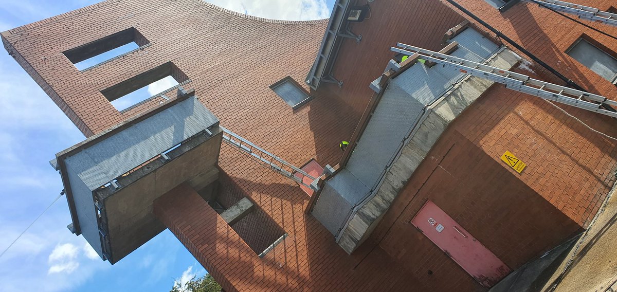 Course 3/20 are in their final full week of training. Today we have come to @Woodgatefire to practice ladders at a different venue to support their transition to stations next week. Look out for a big announcement regarding the trainees pass out next week 📽🔥👩‍🚒🚒👨‍🚒