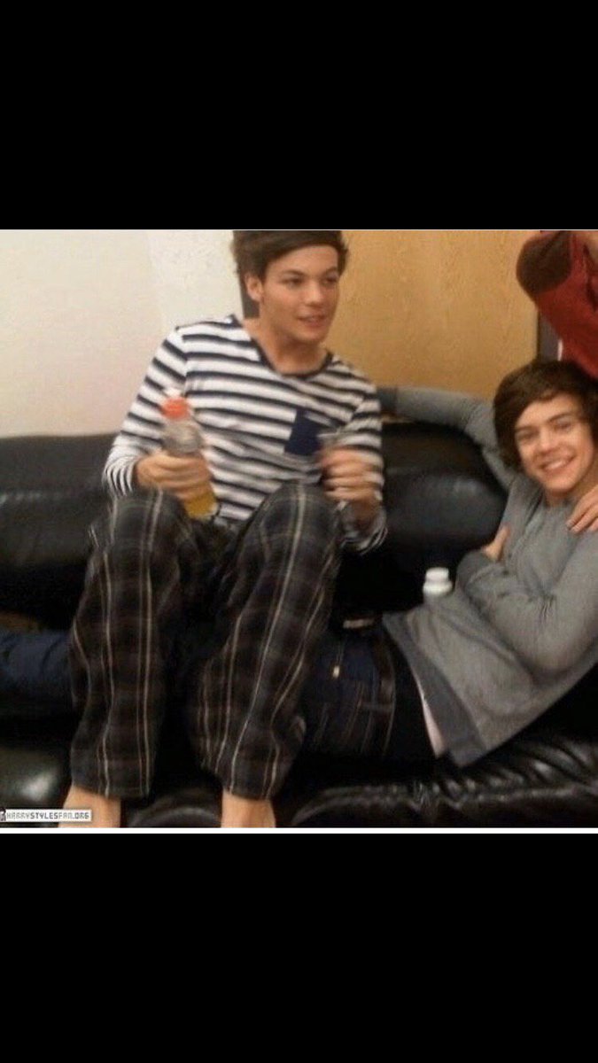 basmanajihi's tweet photo. #LarryFriendship, I don’t think this is just a friendship, but I think this is a relationship, you just have to look how Harry and Louis look at each other and you’ll understand it.
I love Larry Stylinson, and I hope one day they’ll be free. https://t.co/RgwCNTysRq
