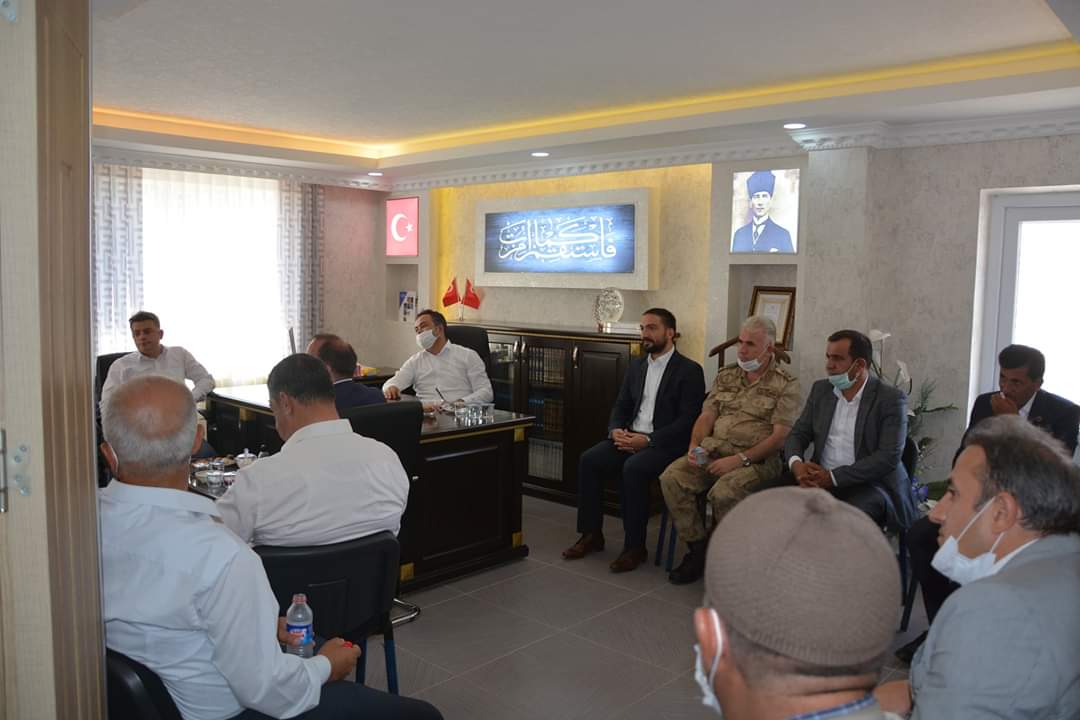 Şirvan İlçe Müftüsü Ali YURTLU'nun yoğun çalışmaları neticesinde Şirvan İlçe Müftülüğü Yeni Hizmet Binasının açılışı gerçekleştirildi.

Şirvan İlçe Müftülüğü
instagram.com/p/CC5m6n6jJAd/…