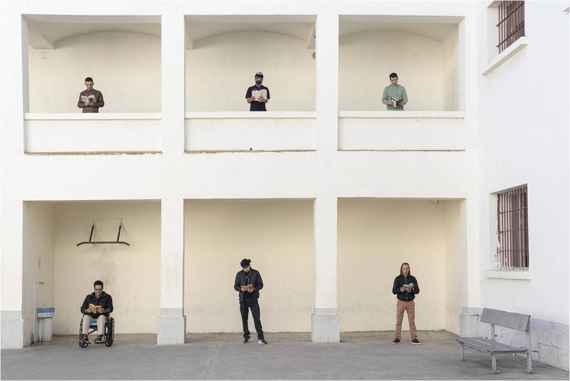 🏆 El Centre Penitenciari Ponent s'emporta el Premi del públic del 8è Concurs de fotografia a centres penitenciaris #LecturaiPresó2020❗

📸 Fotografia guanyadora: "Obre un llibre, obre una finestra", d'AFV, JHL, CD, SB i JRD 

Més informació  👉  cejfe.gencat.cat/ca/detalls/not…