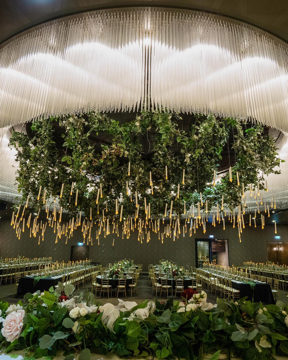 When clients ask me to deliver something outside of the box...THIS happens 🕯🍃🕯 Who knew upside down candles can look so whimsical? #annawangstylist  #sydneybride #sydneywedding

See on Insta: zpr.io/Hfv2L