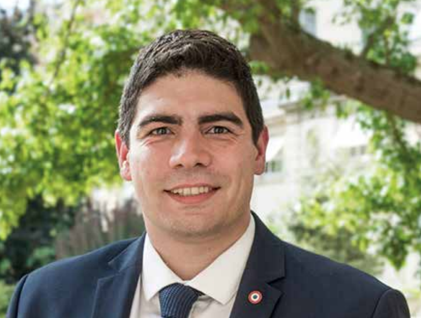 #VendrediLecture A lire dans le dernier numéro de notre magazine L'Essentiel, l'interview de <a href="/guillaumekasba/">Guillaume Kasbarian</a> sur la capacité de mobilisation de l’#industrie : enseignements, décisions pour l'avenir... fipec.org/images/documen… cc <a href="/FR_Industrie/">France Industrie</a> <a href="/FranceChimie/">France Chimie</a>