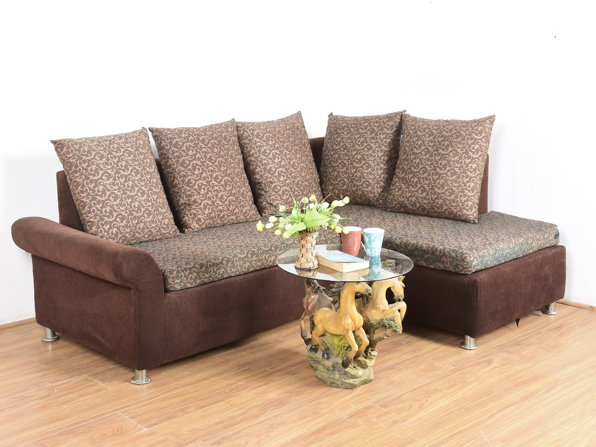 girishalva's tweet photo. There are many alternatives to leather and here are some of the alternate materials:

Leather Alternatives: 

- Faux Leather
- Cork
- Microfiber
- Ocean Leather
- Canvas or Textiles
- Vinyl/PVC
- Few Natural Materials

#AmbaCalling https://t.co/kVSmKbu4uD