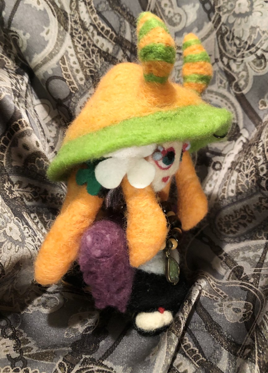 Fe_tessan's tweet photo. ミウラさんが好きすぎて作ってたやつ完成しました
#スプラトゥーン2三周年 #Splatoon2 #羊毛フェルト https://t.co/0VSyY3Hhkd