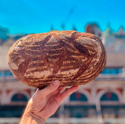 YoungsPubs's tweet photo. Get a loaf of this delicious sourdough made by the talented Liam Walsh @thisissmiths. #Sourdough #SmithsofSmithfield https://t.co/XNJLH989uT