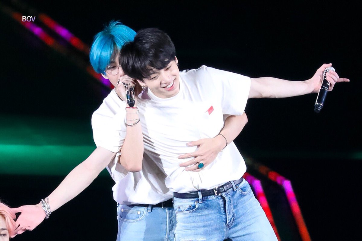 Strwberry_R9597's tweet photo. [HD] 190112 LYS in Nagoya
Waiting for you, Anpanman 💙🎤🎶

#TAEHYUNG #BTSV #JUNGKOOK
#JK #V #태형 #정국 #뷔 #taekook #kookv #VKOOK #방탄소년단
#MTVHottest BTS @BTS_twt https://t.co/EkO750TB9I