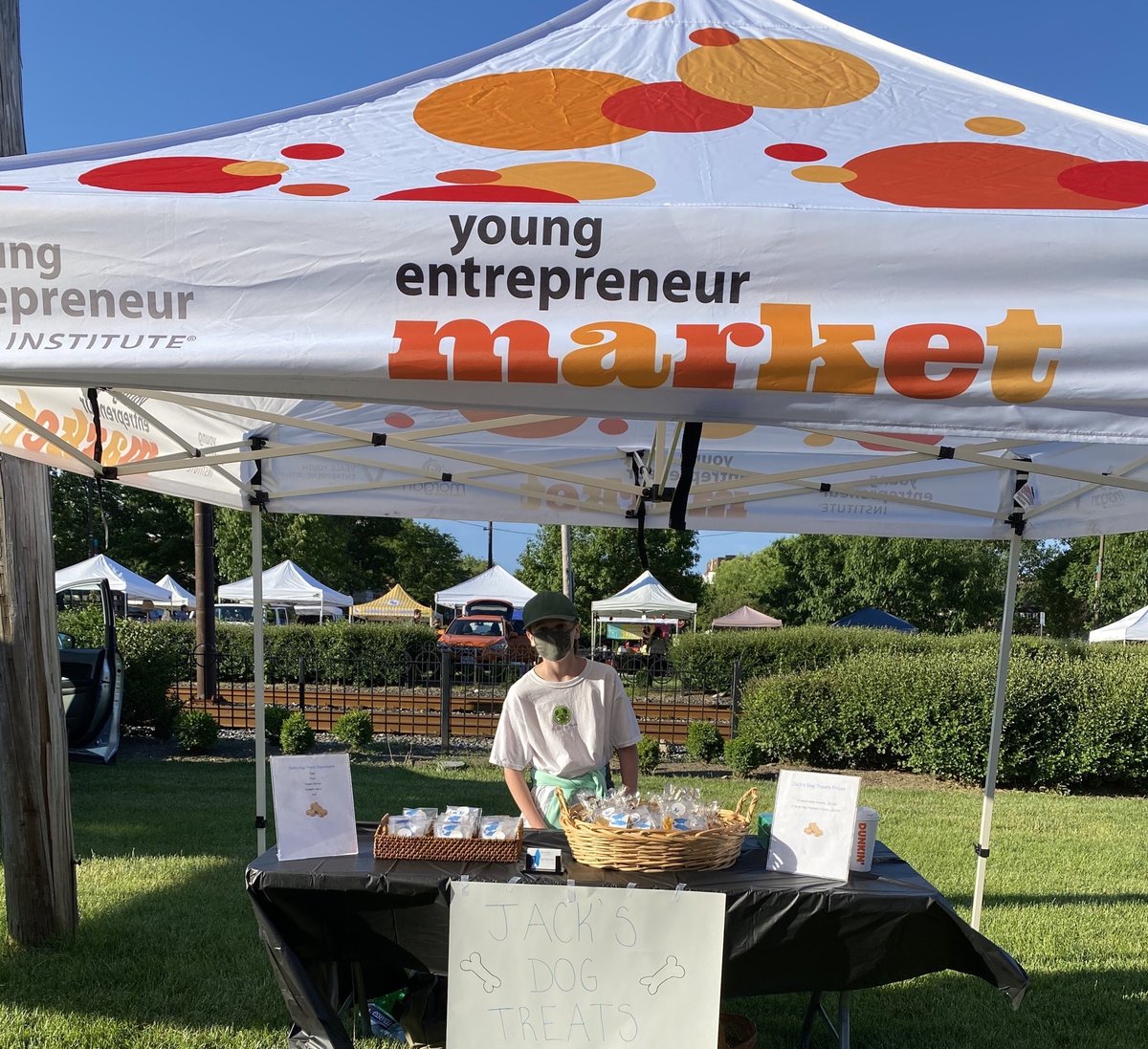 youngeinstitute's tweet photo. We have had such an amazing summer so far at the Young Entrepreneur Market tents! Thank you to our wonderful partners, @NUFarmersMarket, @HFMNow, and #Willoughby Farmers Market for providing space for our young entrepreneurs! #studententrepreneurs #NEOeship #youngentrepreneurs https://t.co/nBAbosx3ye