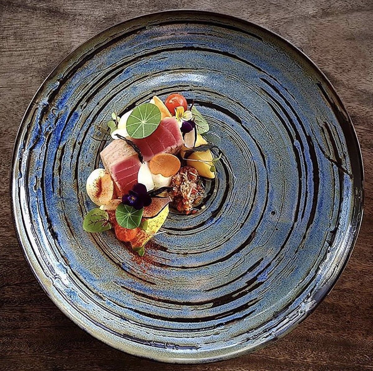 AncientCookware's tweet photo. How to properly plate a dish?
Emphasis - Balance - Contrast - Color - Texture - Simplicity - Plate
#chef #dish #artisanplates #plate #restaurant #uniqueplates #kitchen #earthenware #artisan #artisanal #ceramic #plates #cooking #kitchenlife #foodstyling #ancientcookware https://t.co/In86H4Gtdd
