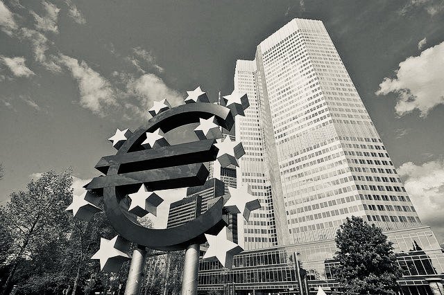 MarcoRizzoDSP's tweet photo. Aiuti (?) dalla UE. Non ascoltate le grancasse di regime. Basta saper leggere: «La Commissione deciderà entro due mesi se promuoverlo in base alle raccomandazioni Ue 2019-2020: per l'Italia riforme di pensioni, lavoro, giustizia, pubblica amministrazione, istruzione e sanità». https://t.co/RO00DBGbAz