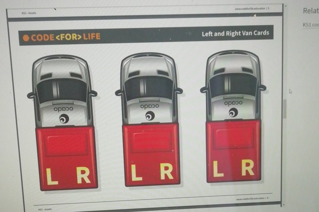 casnortheast's tweet image. @RebeccaDCz from @codeforlifeuk  about to start a @CompAtSch CAS Port of Blyth community meeting on @Ocado #rapidrouter.Great resource for programming for primary and secondary