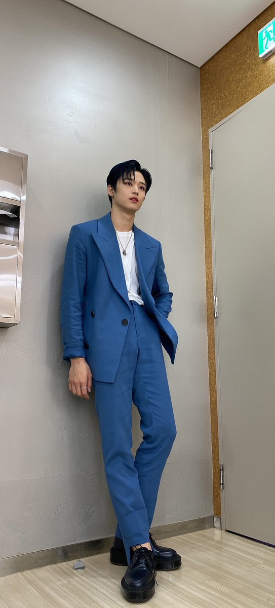 WE_THE_BOYZ's tweet photo. [주연] 내 더쇼 셀카존 https://t.co/4312QrijwG