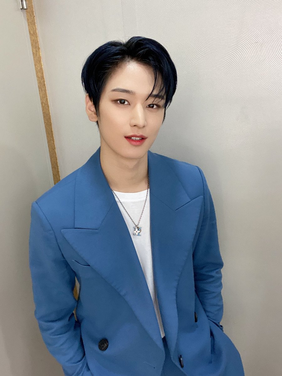 WE_THE_BOYZ's tweet photo. [주연] 내 더쇼 셀카존 https://t.co/4312QrijwG