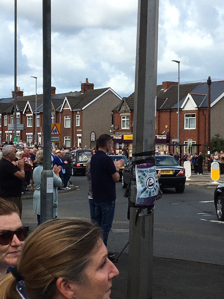 Paying respects to a local legend. Rest in peace and rise in glory Jack Charlton. With <a href="/SeatonHirstCofE/">St John's & St Andrew's, Ashington</a> <a href="/AshingtonHoly/">Holy Sepulchre Church, Ashington</a> and many more besides.
