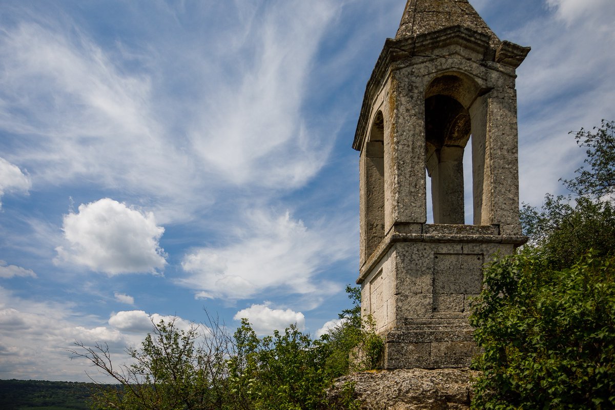 5/16 Wind tower in Stroiesti village, Ribnita, could be restored thanks to  #EU4Moldova partnership. Please support this idea and contribute to promoting  #CulturalHeritage. The tower is 5m and is located on a steep cliff near Nistru river.  https://bit.ly/2CVef6e&nbsp;