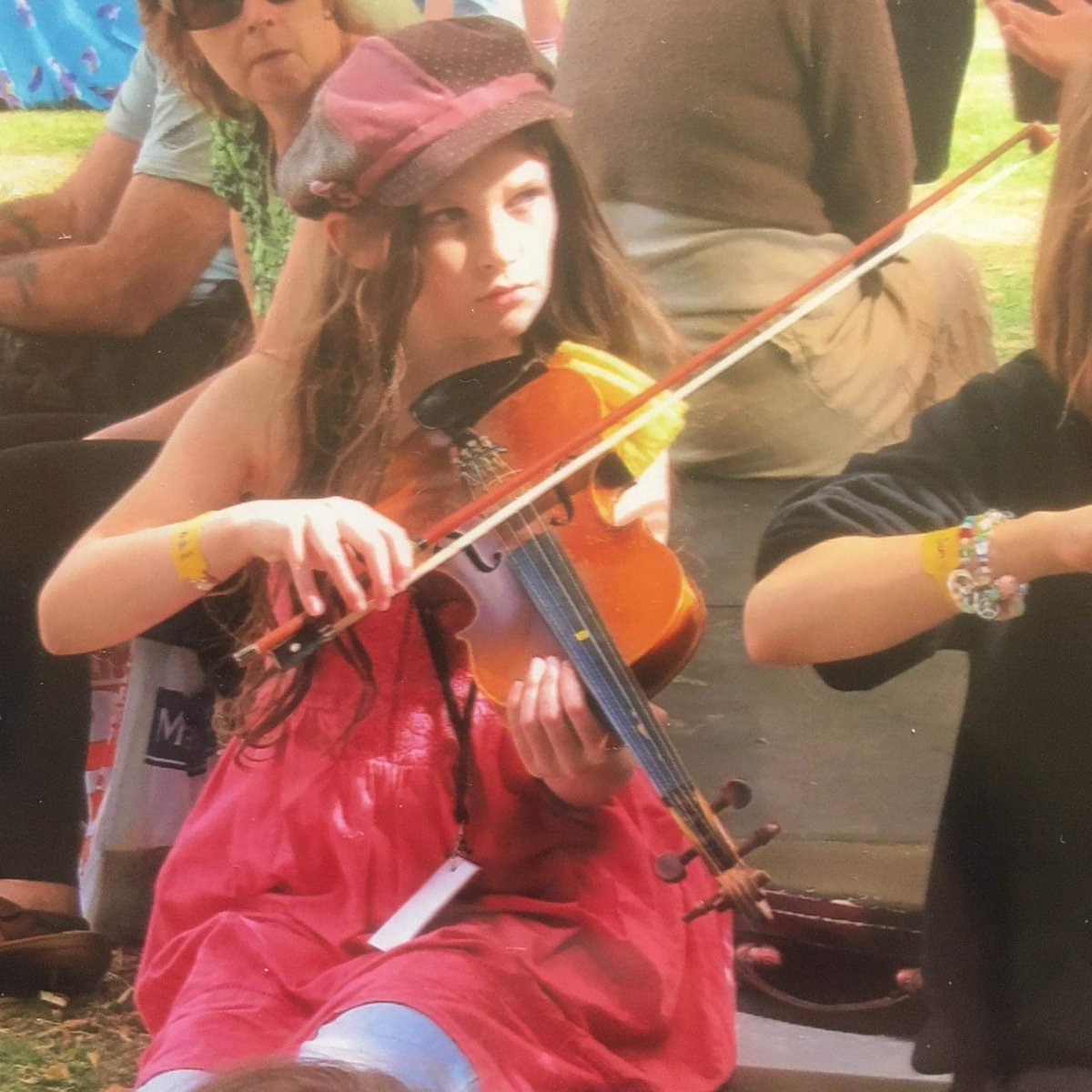4 days! Here's Cathy, Song and Band Tutor playing in a session with awesome style! Cathy will be sharing her beautiful voice with us this weekend in song workshops for <a href="/warwickfolkfest/">WarwickFolkFestival</a>! Sign up now (link in bio) to join!
#shootingrootsvirtualsummer #throwback #youthfolk #folkarts