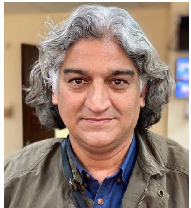 ملک لٹ جائے گا آثار نظر آتے ہیں
سارے مسند نشیں مکار نظر آتے ہیں

ہم نے اس ملک کی دھرتی سے محبت کی ہے
پھر بھی اندھوں کو ہم غدار نظر آتے ہیں
#BringBackMatiullah