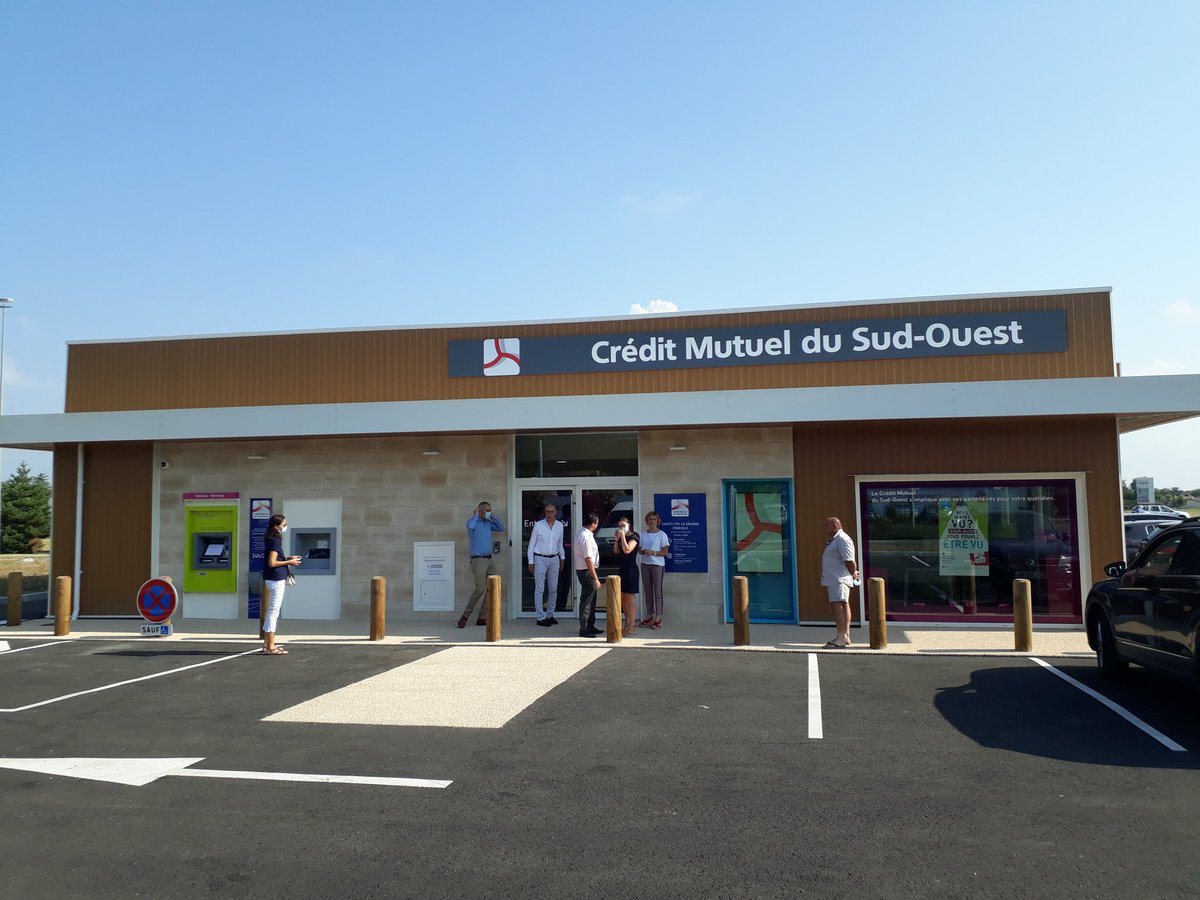 Jour 1 pour la nouvelle caisse locale <a href="/CMSudOuest/">CMSudOuest</a>  de Sainte Foy la Grande - Pineuilh. Un superbe espace pour accueillir au mieux nos sociétaires et nos clients et un très bel outil de travail pour l'ensemble de l'équipe!
<a href="/MoreauV9/">Moreau V</a> <a href="/arkea_retail/">Arkea - Pôle Clientèle Retail</a> @Genat35722280 <a href="/JeanMarcJay1/">Jean-Marc Jay</a>