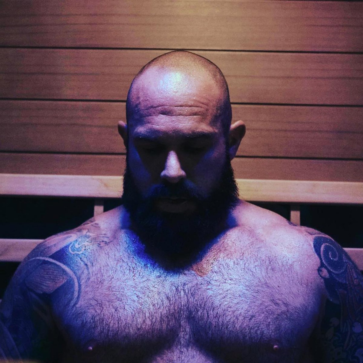 weightlessKY's tweet photo. Infrared sauna for muscle recovery works wonders; by increasing blood circulation and carrying oxygen-rich blood to oxygen-depleted muscles we can decrease muscle soreness snd recovery from strength training sessions. #louisville #infraredsauna https://t.co/Zncy95IDml