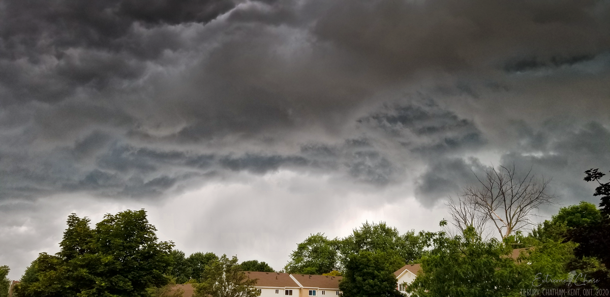 BeyondTheLensBA's tweet photo. Clouds over Tilbury July 20th. I wish I was out of town when the storm came over, as the lightning was intense. Would have made for great photography. #onwx #onstorm #IWeather #ShareYourWeather @weathernetwork @WE_SEE_ @StormhunterTWN @Onstormtracker https://t.co/H8l1aoDv2q