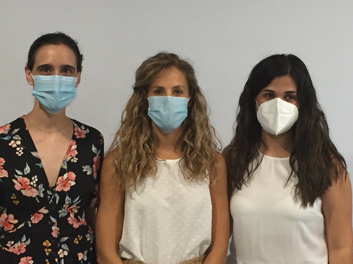 crh_MoralesIMIB's tweet photo. Pilar Sánchez, Natalia Andúgar y Laura Zapata han finalizado el Master de Hematologia y Oncologia Clínico-Experimental de @crh_MoralesIMIB con la brillante defensa de sus TFM. Felicidades también a sus Directores, J Corral, F Ayala y R. González-Conejero y C Martinez. https://t.co/xTHuKM7AtB