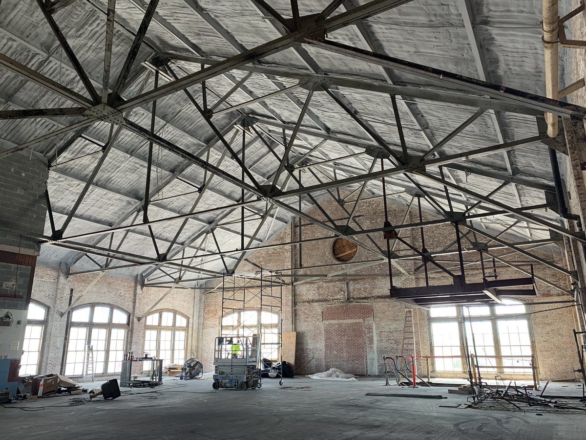 ChsNavyYard's tweet photo. Renovations to Building 2 (1906) are underway. https://t.co/97ysYALggW