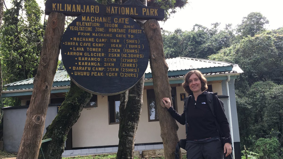 Precies een jaar geleden begon ik aan de beklimming van de Kilimanjaro &amp; schreef ik daar deze blog over: dreambigtravellight.com/2019/09/01/bek…

Vandaag ben ik al blij als een klein kind met een trekking in de Ardennen 😁 ~ times change...