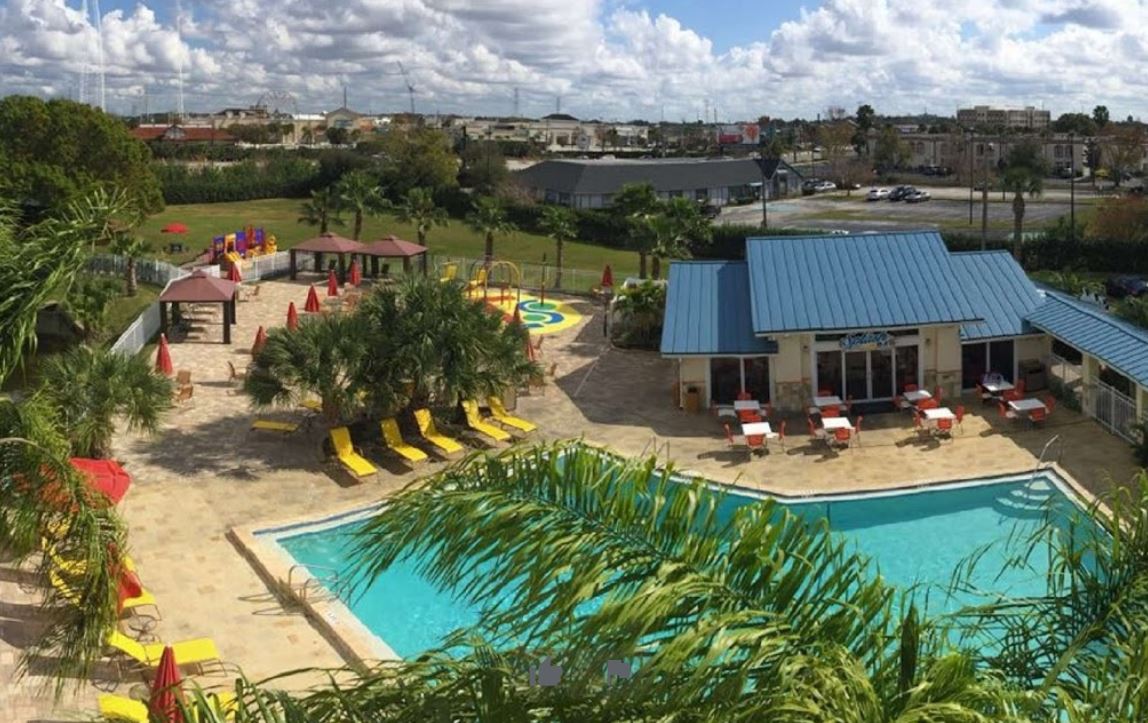 surestayplus's tweet photo. Another beautiful day in Sunny Orlando!  Call us direct at (407) 203-2664.  Our clean and save rooms, pool and public space are here to welcome you on your escape to Florida! https://t.co/QF0fk5ReSw