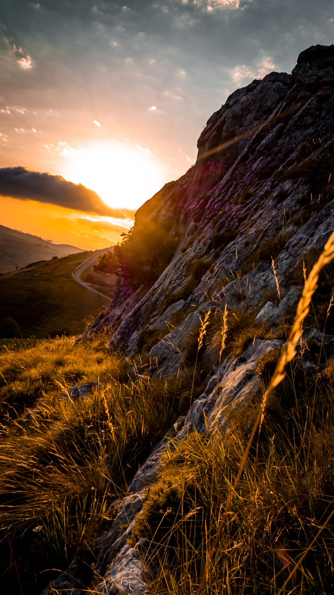infozoo's tweet photo. #mindfulness #viaferrata #relax #atardecer #sunset #sunsetphotography #sunsetlovers #time #lifestyle
https://t.co/OAUIYWwzy8 https://t.co/EDcJJXv75d