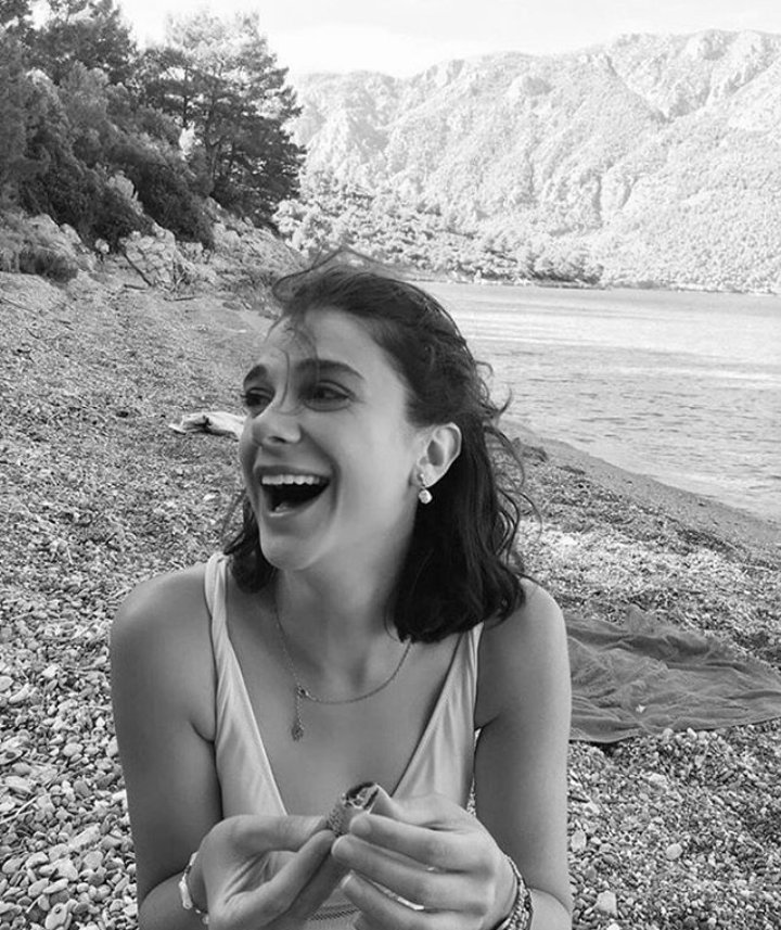 TeginBoncuk's tweet photo. Sen kadına sahip çıkma... Dokunma yeter..!!!✋#pinargultekin https://t.co/b038vqDDMN