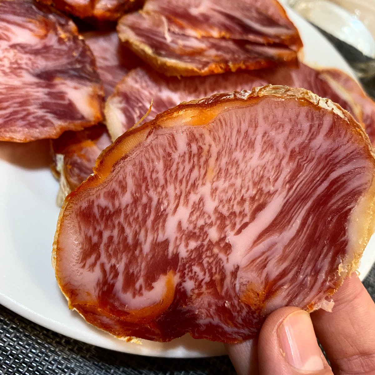 Lo que nos gusta a nosotros un Buen Lomo Ibérico 😍 entra en nuestra web hermanoshoyos.es y te lo llevamos a casa  🚚 #hermanoshoyos #somosfabricantes #sinfiltros #ibericos #lomoiberico #lomito #summer2020