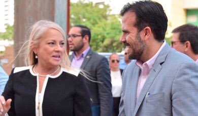 jolqueta's tweet photo. Buenos Dias Gobernador Exiliado @ricardorossello y Non-Grata Primera Dama @beatrizrossello 

#RICKYTEBOTAMOS✊🏻🇵🇷

#martesdenalguitaseductora 
#MartesDeTetasSuculentas 
 
#SomosLaPutaResistencia

#CorruptionIsKillingUs https://t.co/uHWHW1alAF