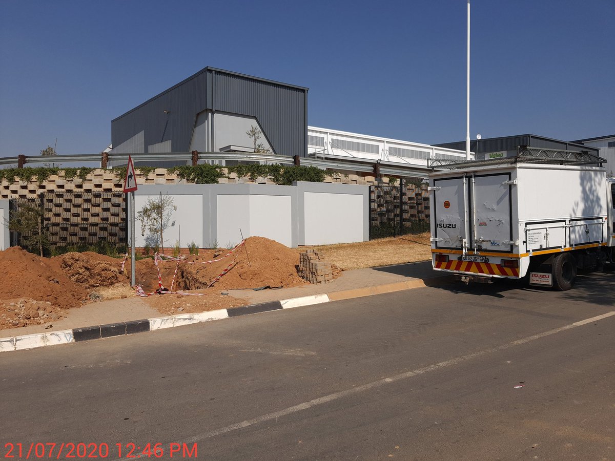 timrog22's tweet photo. @JHBWater Your crew have been on an extended lunch and not connecting a new line as organised here in Linbro Park https://t.co/9VteU23i0H