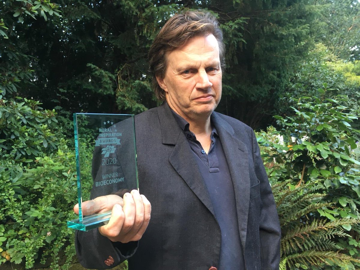 nwplatteland's tweet photo. Euforie voor Tom Bade van het Nederlandse POP3-project Brickz: natural soil improver. Brickz won de Rural Inspiration Award 2020 in de categorie Bio-economie!  https://t.co/mYBWYMimkh  #POP3 #ENRD #brickz https://t.co/BzeoqJhPpi