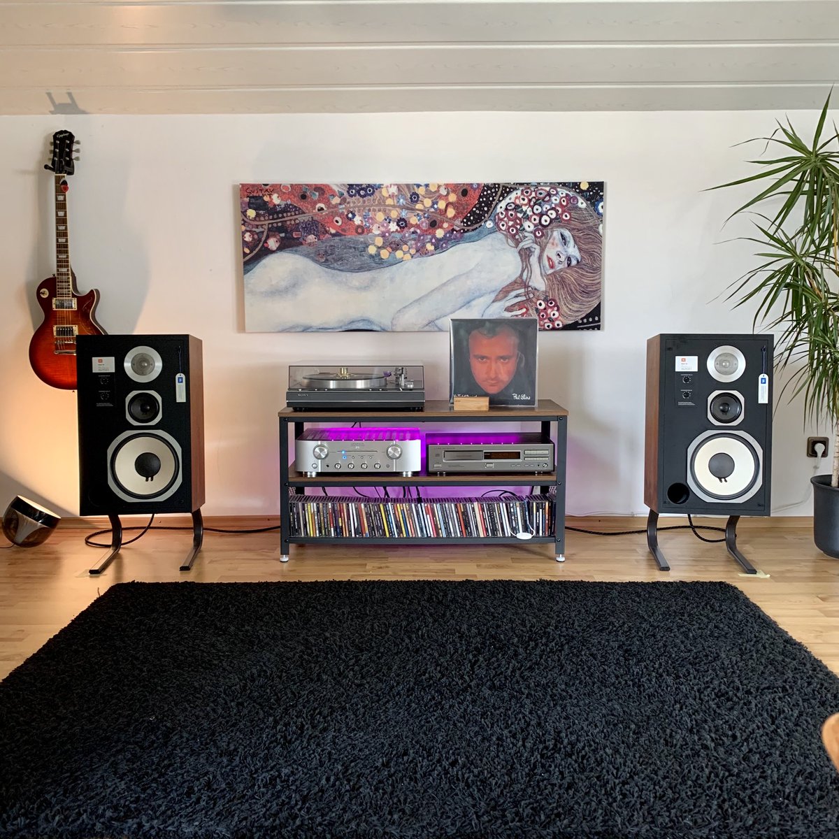 Scholle80's tweet photo. View of my #hifisetup 🤩 #vinyl #jbl #marantz #philcollins #vinylrecords #vinylcollector #VinylOfTheDay https://t.co/IGD68dy2dT