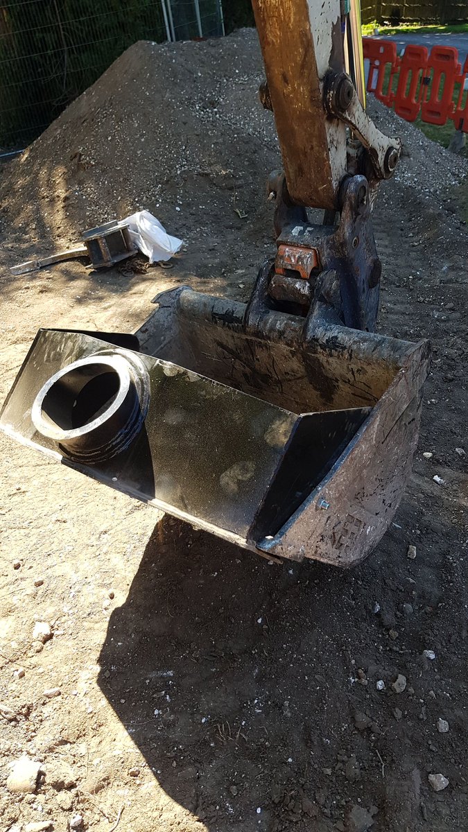 Bolt on section to transform <a href="/KeenAttachments/">Keen Attachments</a> 900mm gp bucket to a concrete pouring bucket. 1st outing today setting a 400mm wide check dam