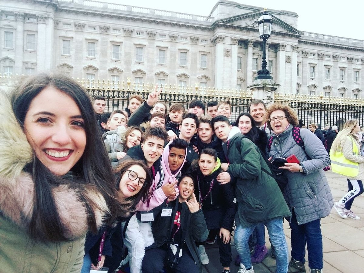 ChaucerCollege's tweet photo. Chaucer College is just one hour from London, meaning day trips to see the sights are a must for every group that visits. The popular museums tour takes students on a exploration around the world famous London museums.
#TravelTuesday #London #sighteeing #studyabroad #esl #elt https://t.co/020miH62VU