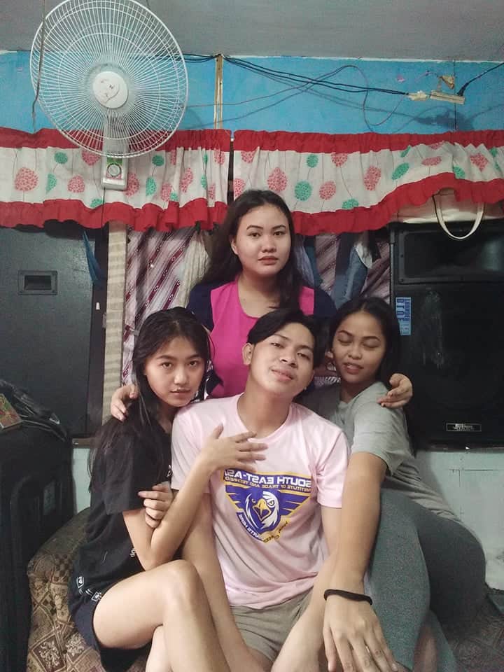 24_eiram's tweet photo. "Ang sarap tlga sa pakiramdam kapag may mga totoo kang kaibigan " 🤙🥰 https://t.co/bxAEWaNeyi