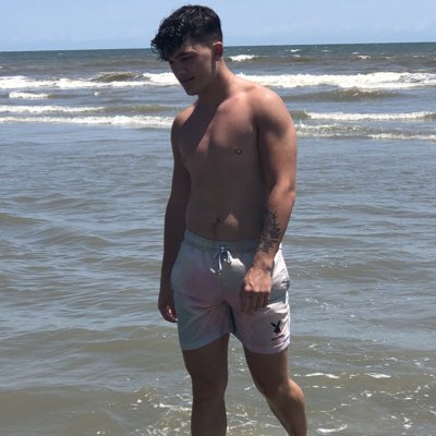 DylanAey's tweet photo. #NewProfilePic https://t.co/KShWnHb8bV