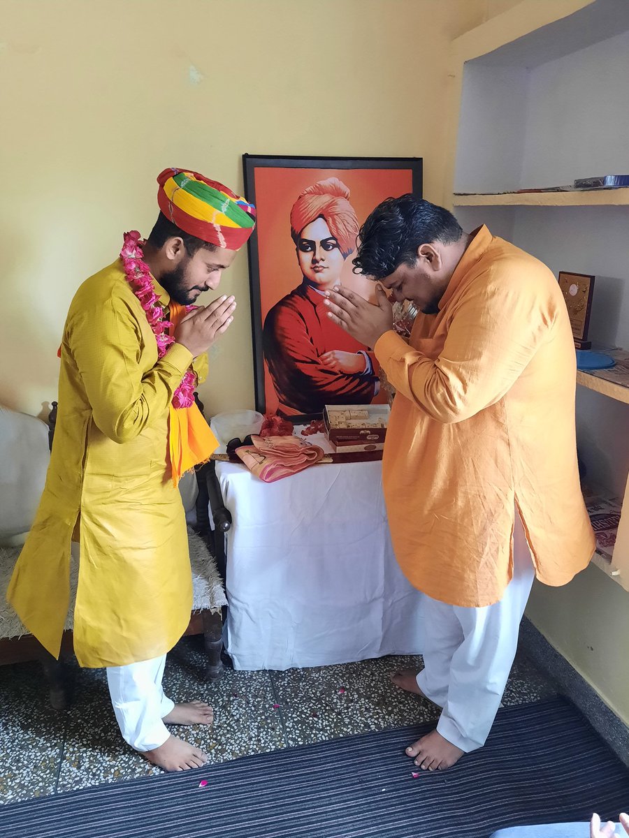 AshwiniJawli's tweet photo. #ABVP_DYNAMITE
#ABVP_ALWAR विभाग संगठन मंत्री #समशेर_सिंह_जी_चौहान_को_जन्मदिवस की बहुत बहुत बधाई एवं शुभकामनाएं....!
माँ भारती का आशीर्वाद सदा आप पर बना रहे।
#HappyBirthDaySamsherJi
@SAMSHER_SinghHR https://t.co/0T0PvAy3by