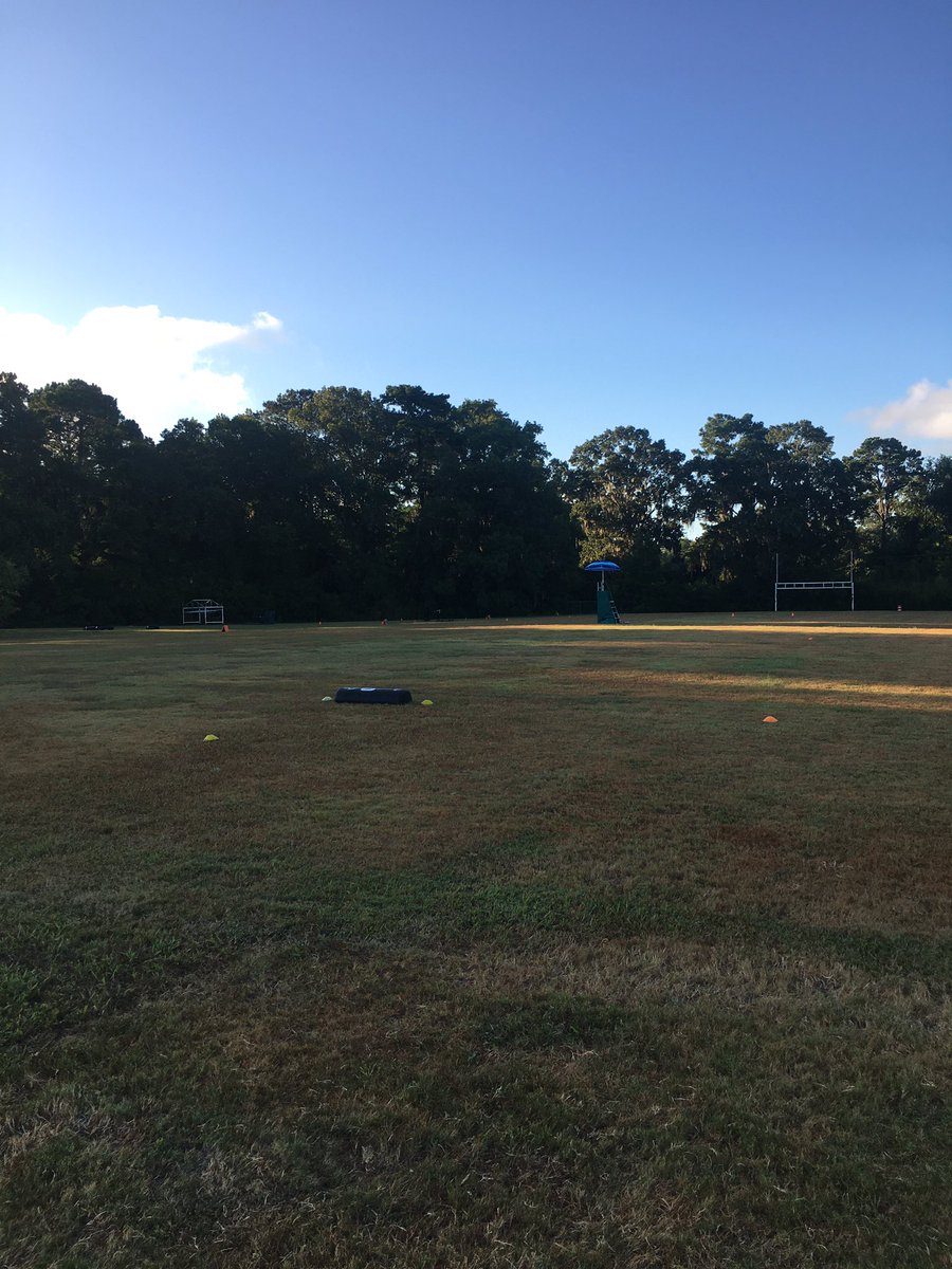CoachKenyon's tweet photo. Let’s get that work in! @windsor_fb #Week3Day2 https://t.co/dJMqnRUpHi